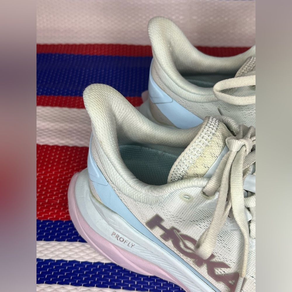 Hoka Mach 4 - Women’s Active Running Shoes - Size 7 Sneakers - Hoka One One - Picture 8 of 16
